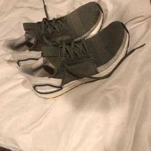 Ultra boost 20 forest green 10.5